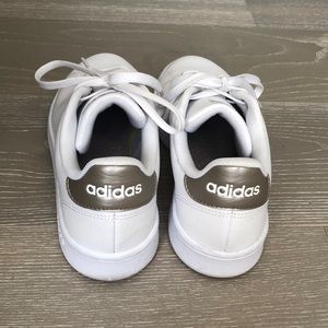 Adidas Advantage Sneakers